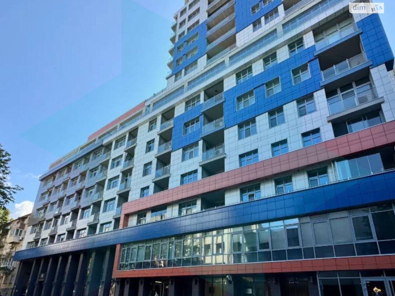 Место в подземном паркинге под легковое авто в Днепре, площадь 15 кв.м. фото 1 Место в подземном паркинге под легковое авто в Днепре, площадь 15 кв.м. фото 1