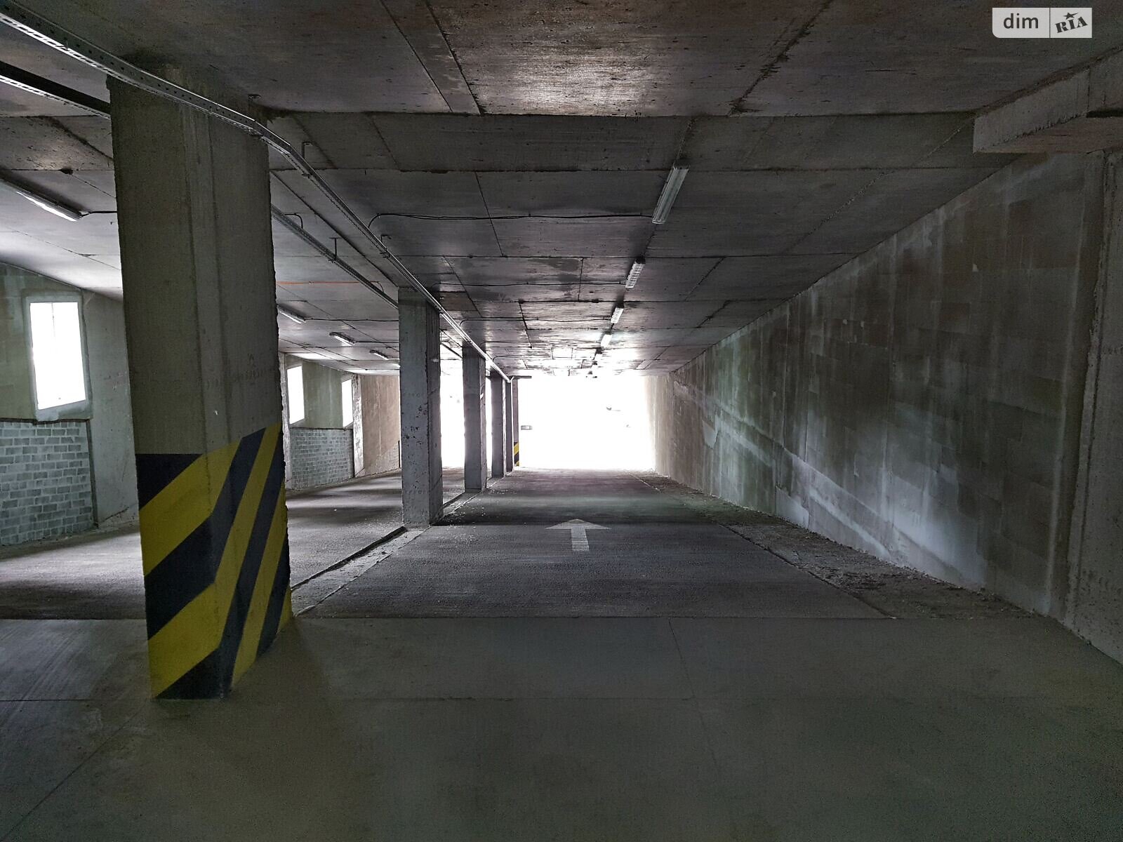 Место в подземном паркинге под легковое авто в Днепре, площадь 15.3 кв.м. фото 1