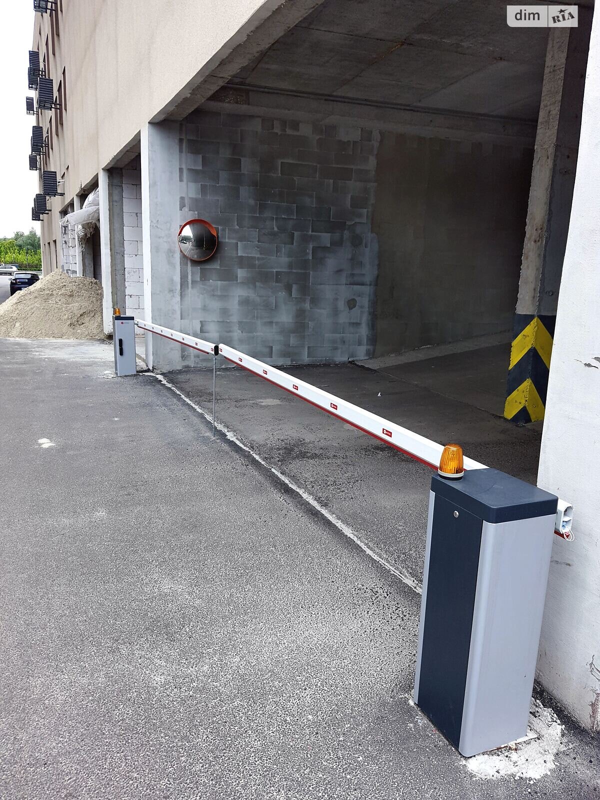 Место в подземном паркинге под легковое авто в Днепре, площадь 15.3 кв.м. фото 1