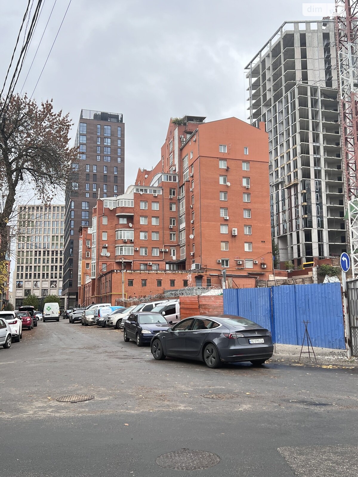 Место в подземном паркинге универсальный в Днепре, площадь 23.5 кв.м. фото 1