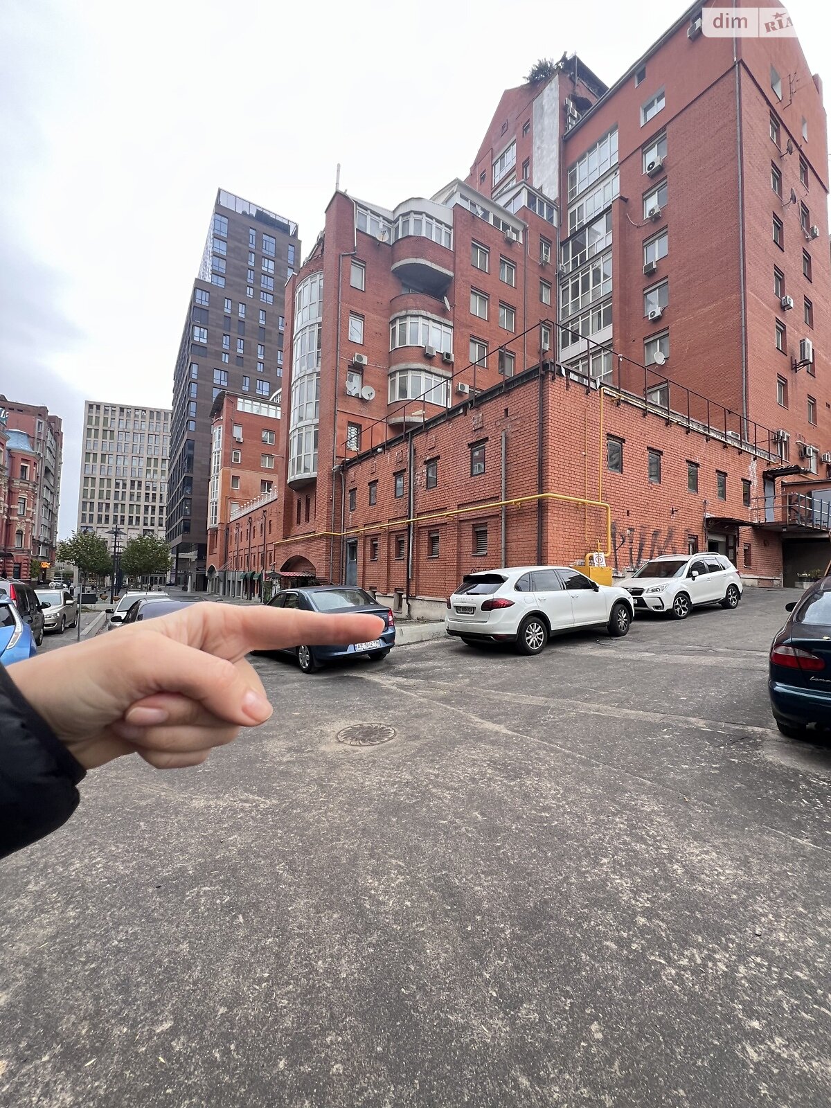 Место в подземном паркинге универсальный в Днепре, площадь 23.5 кв.м. фото 1