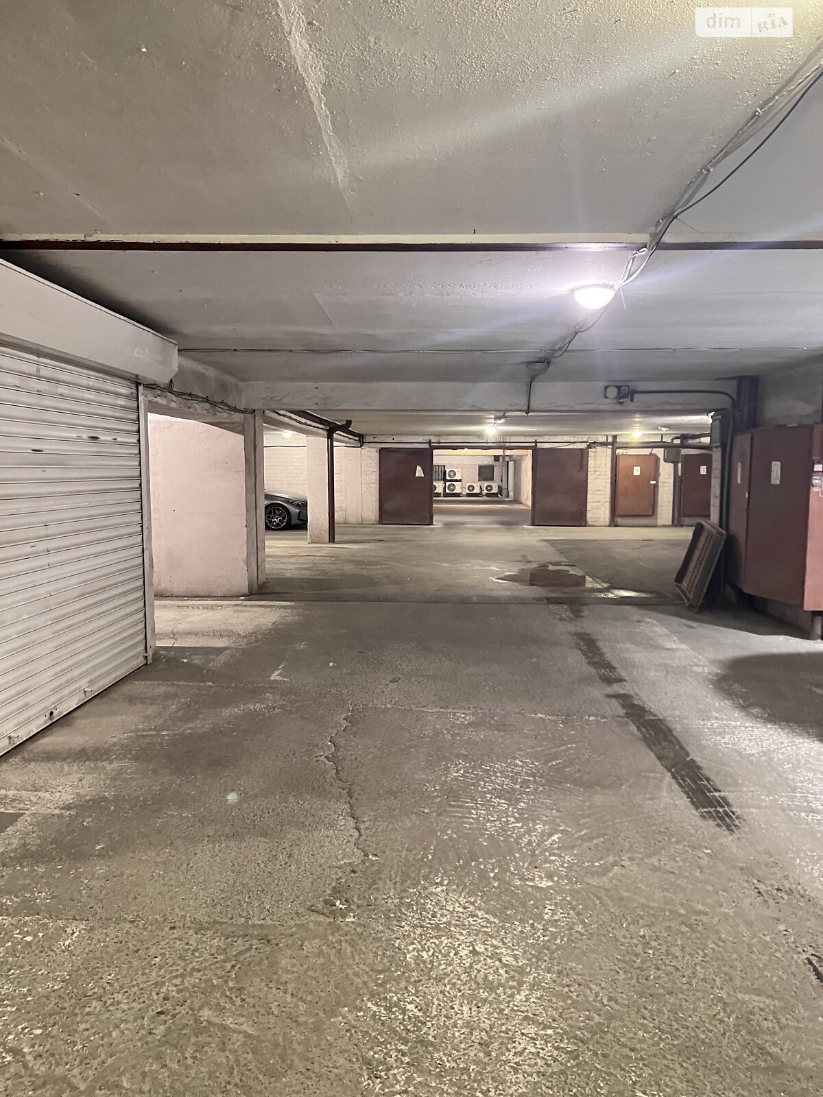 Место в подземном паркинге универсальный в Днепре, площадь 23.5 кв.м. фото 1