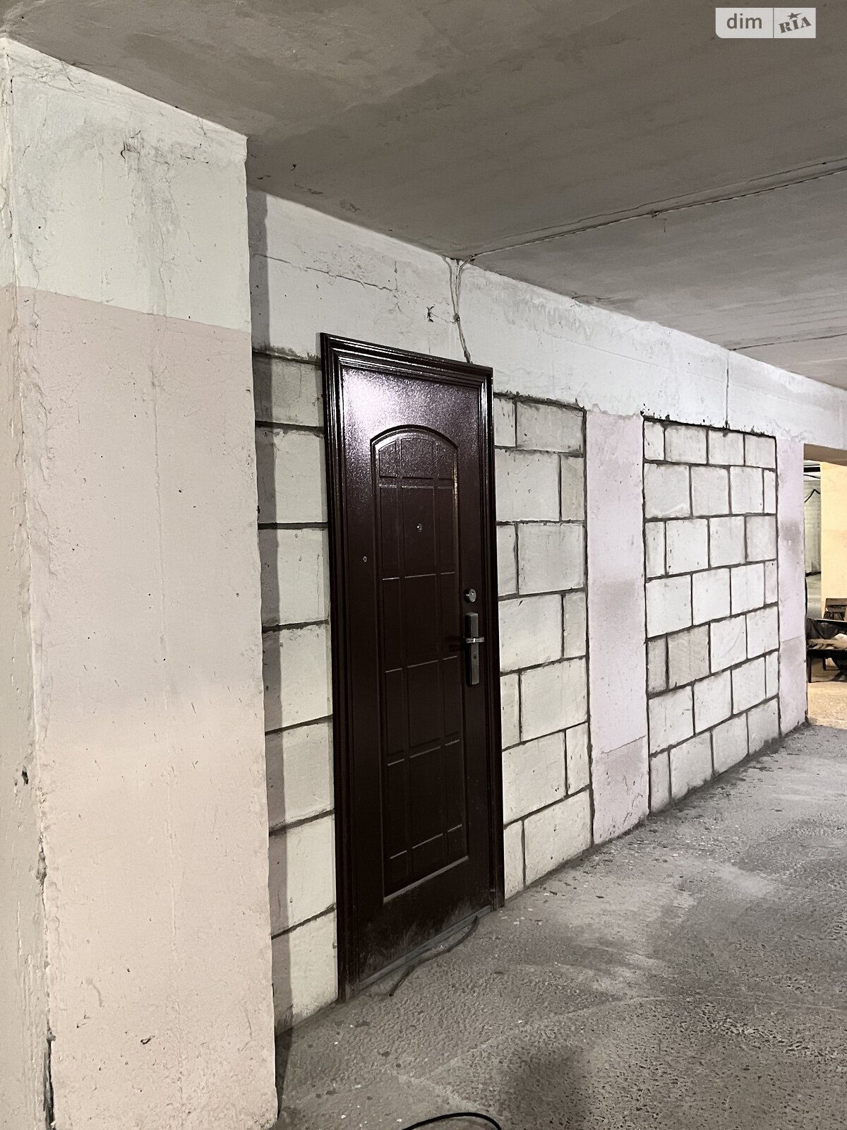 Место в подземном паркинге универсальный в Днепре, площадь 23.5 кв.м. фото 1
