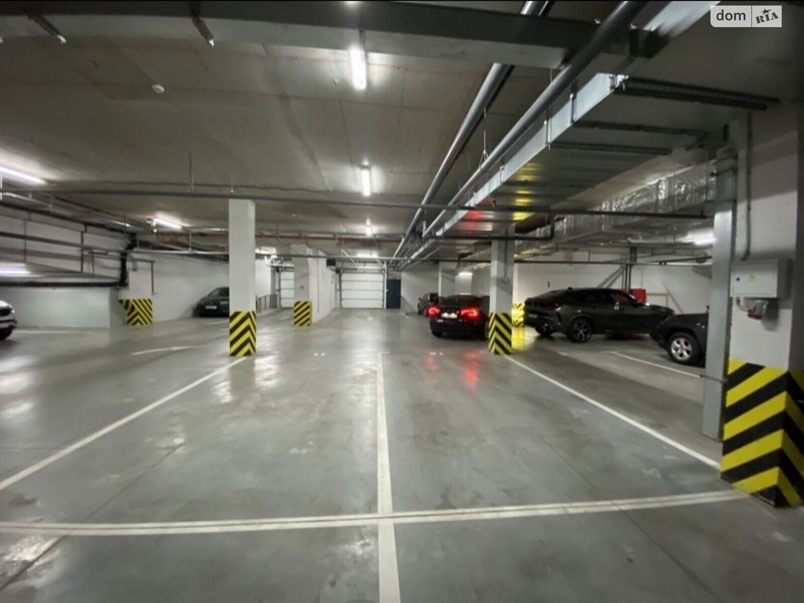 Место в подземном паркинге под легковое авто в Днепре, площадь 13.5 кв.м. фото 1