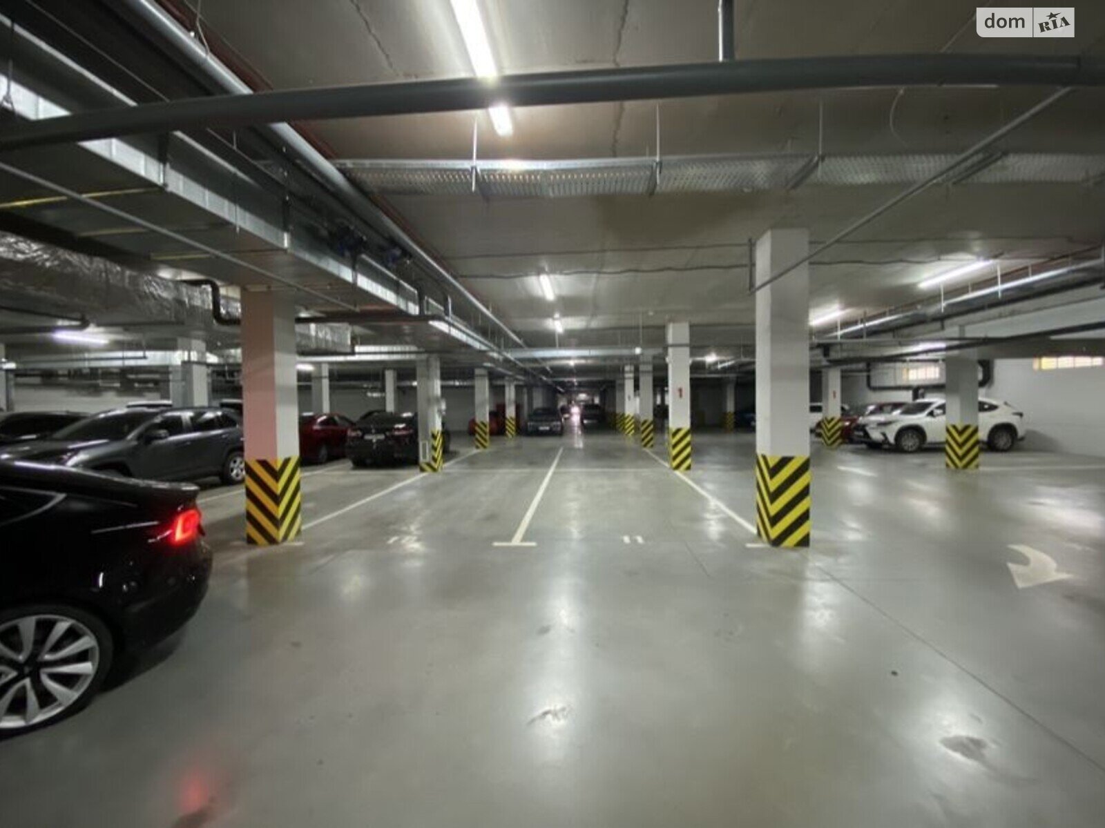 Место в подземном паркинге под легковое авто в Днепре, площадь 17.4 кв.м. фото 1