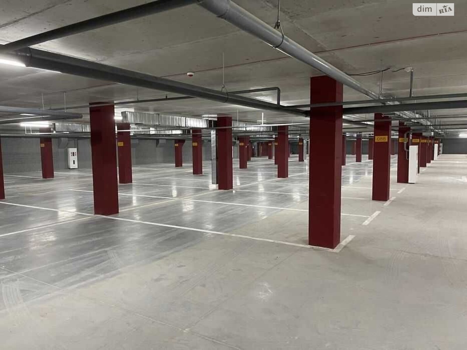 Место в подземном паркинге под легковое авто в Днепре, площадь 16 кв.м. фото 1