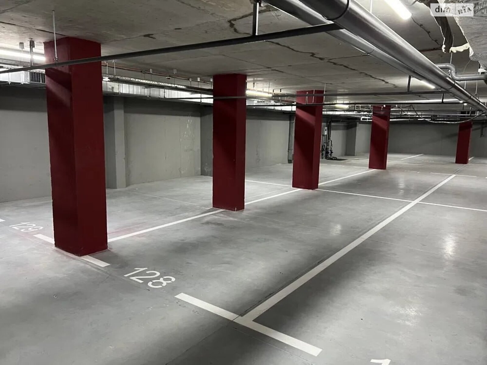 Место в подземном паркинге под легковое авто в Днепре, площадь 18 кв.м. фото 1