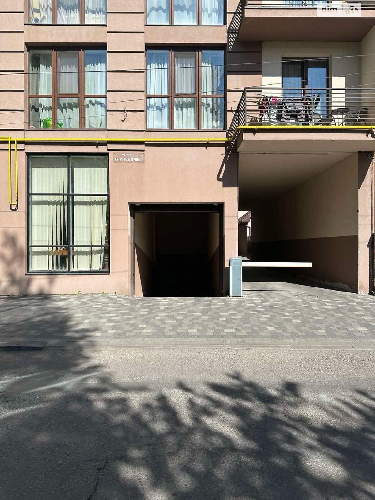 Место в подземном паркинге под легковое авто в Ивано-Франковске, площадь 15 кв.м. фото 1 Место в подземном паркинге под легковое авто в Ивано-Франковске, площадь 15 кв.м. фото 1