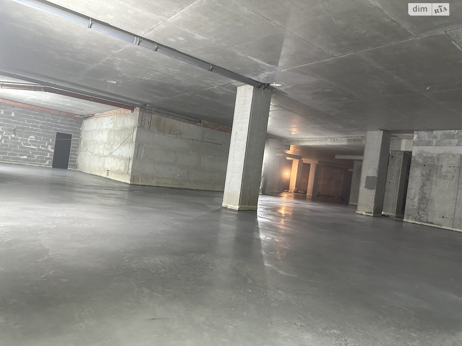 Место в подземном паркинге под легковое авто в Ивано-Франковске, площадь 15 кв.м. фото 1