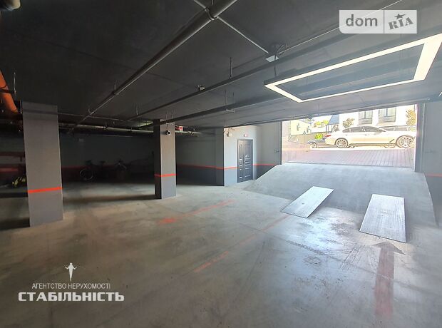 Место в подземном паркинге под легковое авто в Ивано-Франковске, площадь 18 кв.м. фото 1