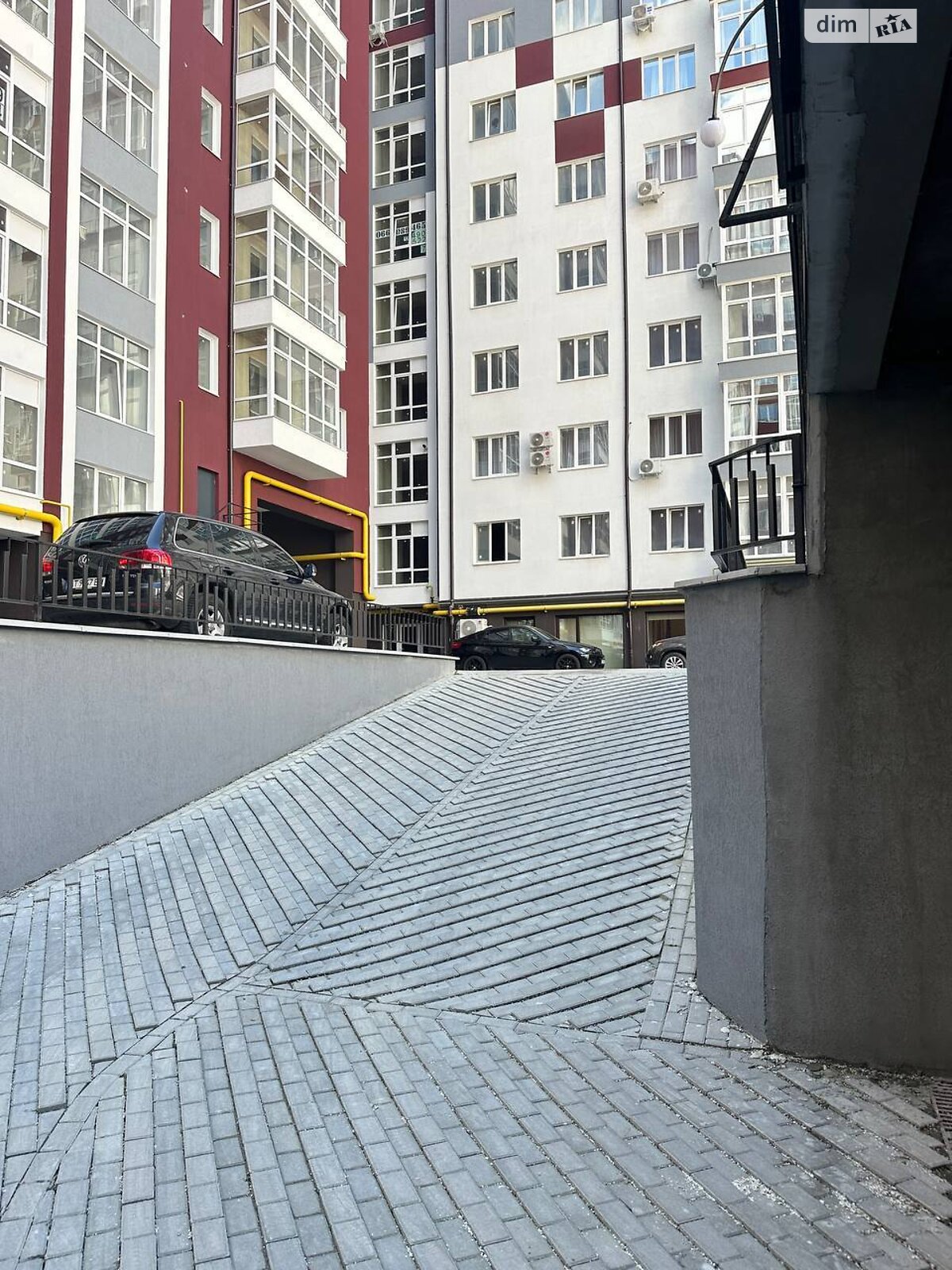 Место в подземном паркинге универсальный в Ивано-Франковске, площадь 17.2 кв.м. фото 1