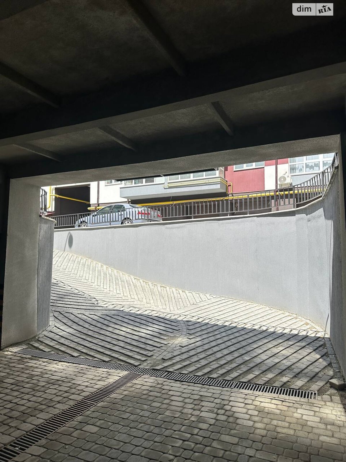 Место в подземном паркинге универсальный в Ивано-Франковске, площадь 17.2 кв.м. фото 1