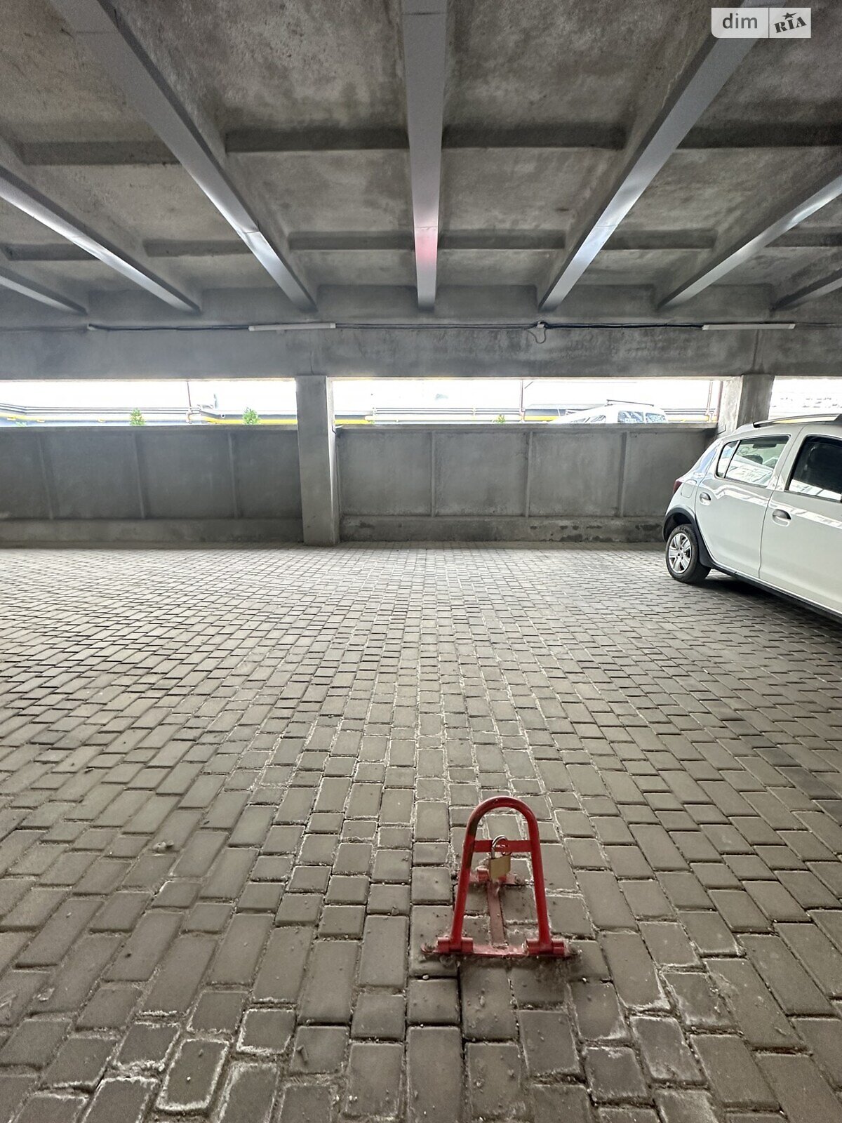 Місце в підземному паркінгу під легкове авто в Івано-Франківську, площа 17 кв.м. фото 1