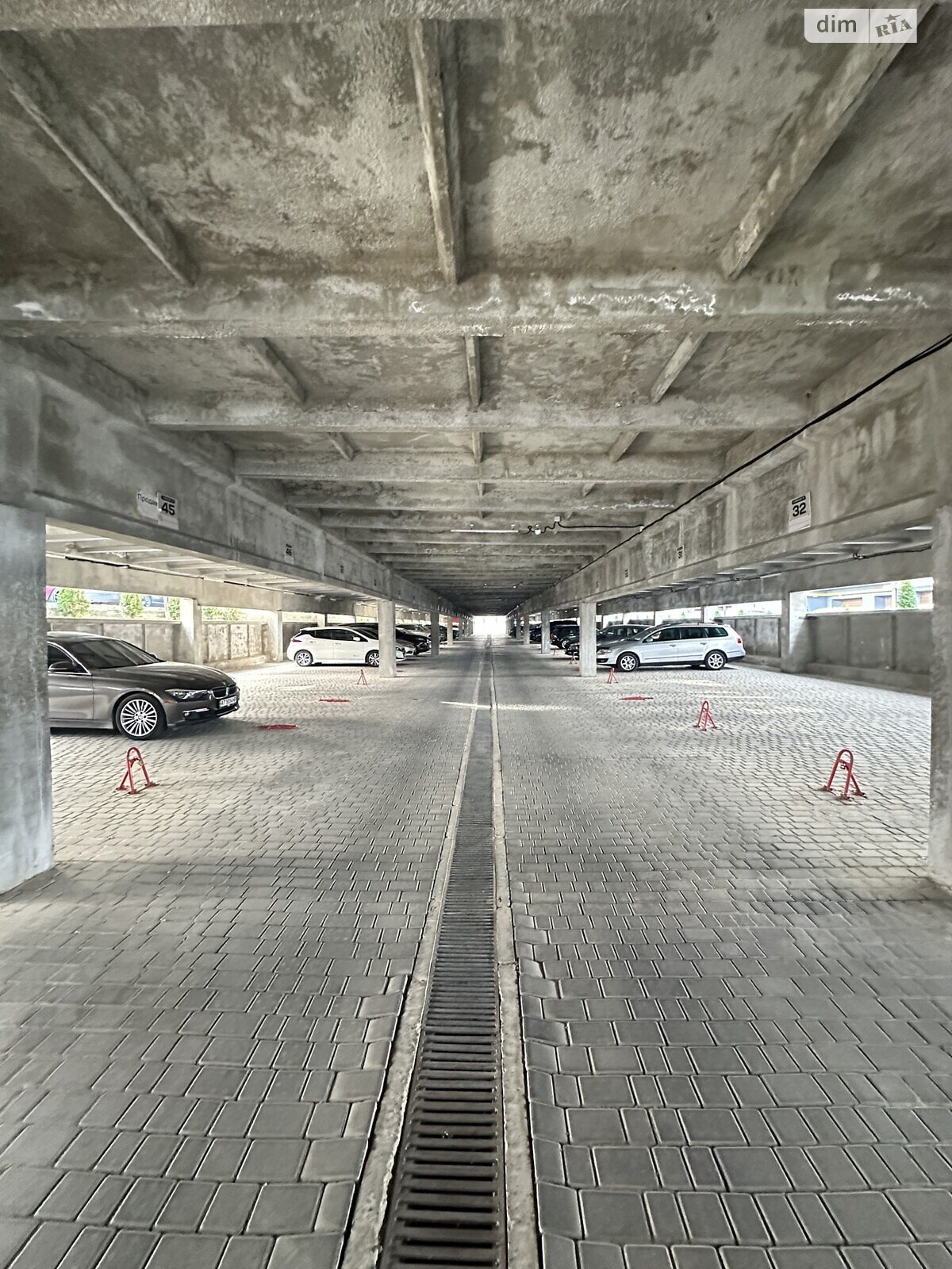 Місце в підземному паркінгу під легкове авто в Івано-Франківську, площа 17 кв.м. фото 1