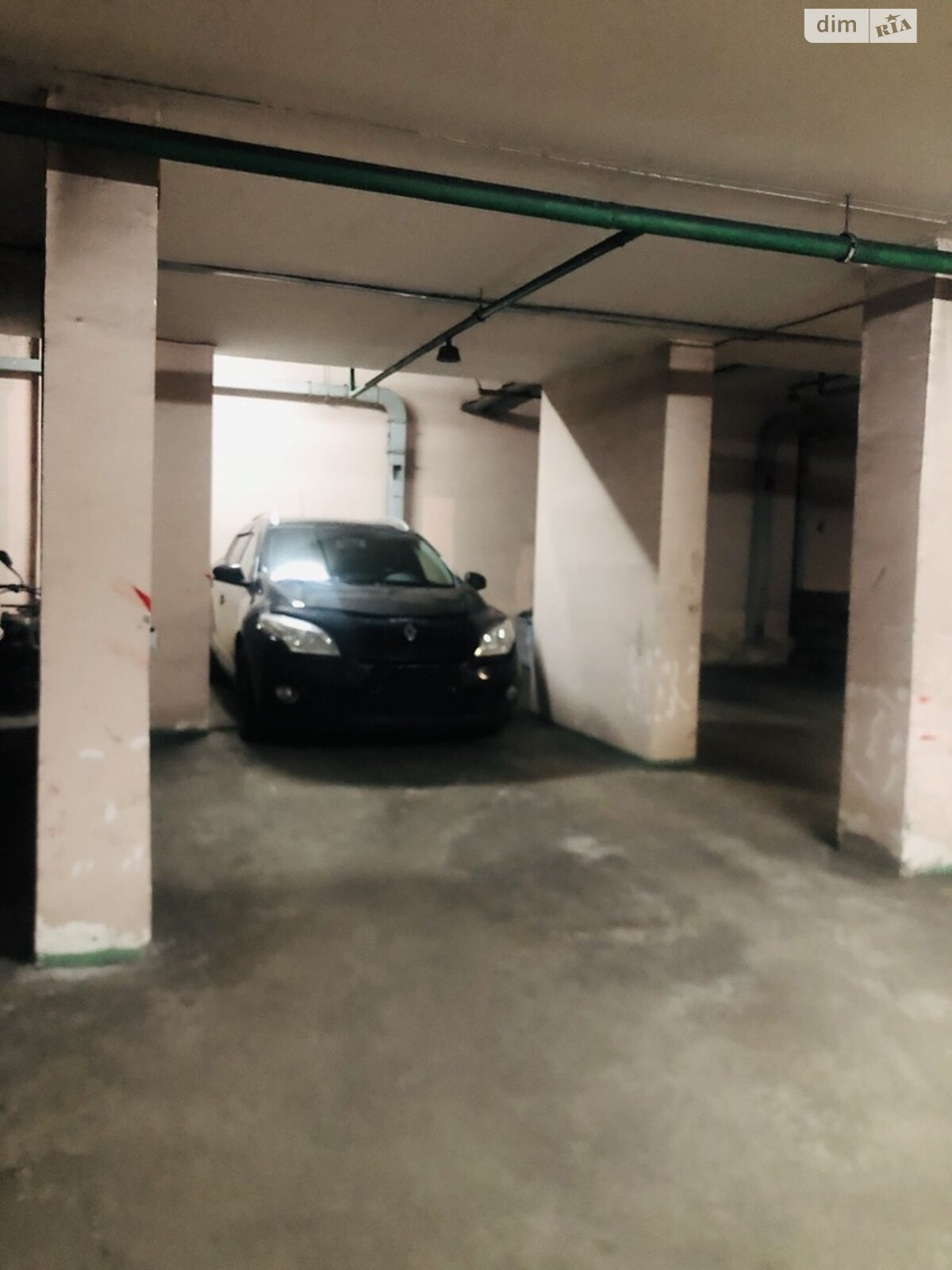 Место в подземном паркинге под легковое авто в Киеве, площадь 22 кв.м. фото 1