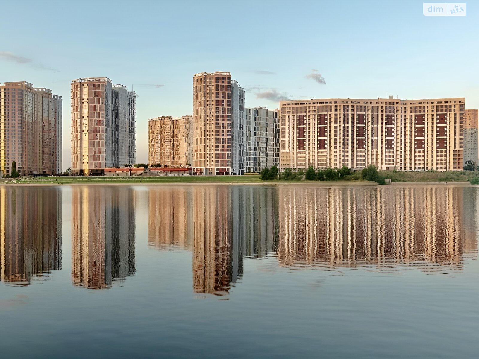 Місце в підземному паркінгу під легкове авто в Києві, площа 16 кв.м. фото 1 Місце в підземному паркінгу під легкове авто в Києві, площа 16 кв.м. фото 1