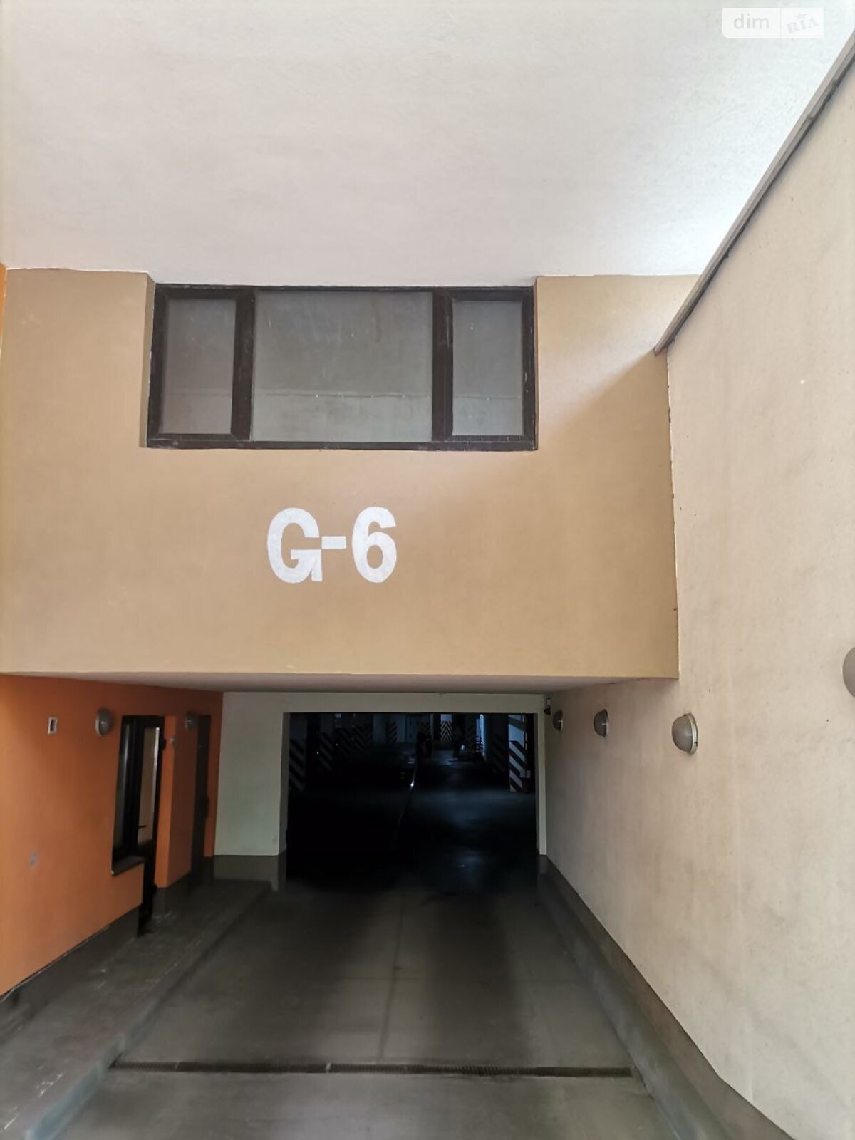 Место в подземном паркинге под легковое авто в Киеве, площадь 14 кв.м. фото 1 Место в подземном паркинге под легковое авто в Киеве, площадь 14 кв.м. фото 1