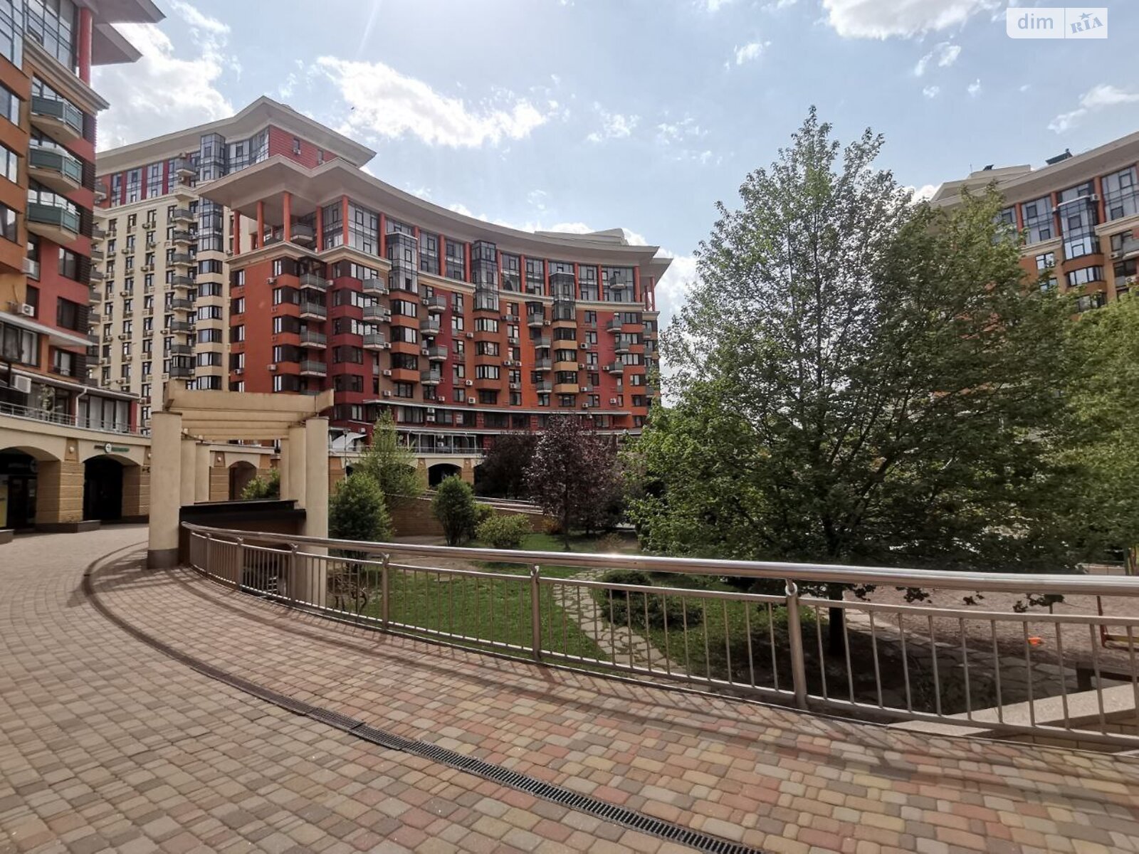 Место в подземном паркинге под легковое авто в Киеве, площадь 14 кв.м. фото 1 Место в подземном паркинге под легковое авто в Киеве, площадь 14 кв.м. фото 1