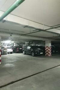 Место в подземном паркинге под легковое авто в Киеве, площадь 14 кв.м. фото 2 Место в подземном паркинге под легковое авто в Киеве, площадь 14 кв.м. фото 2