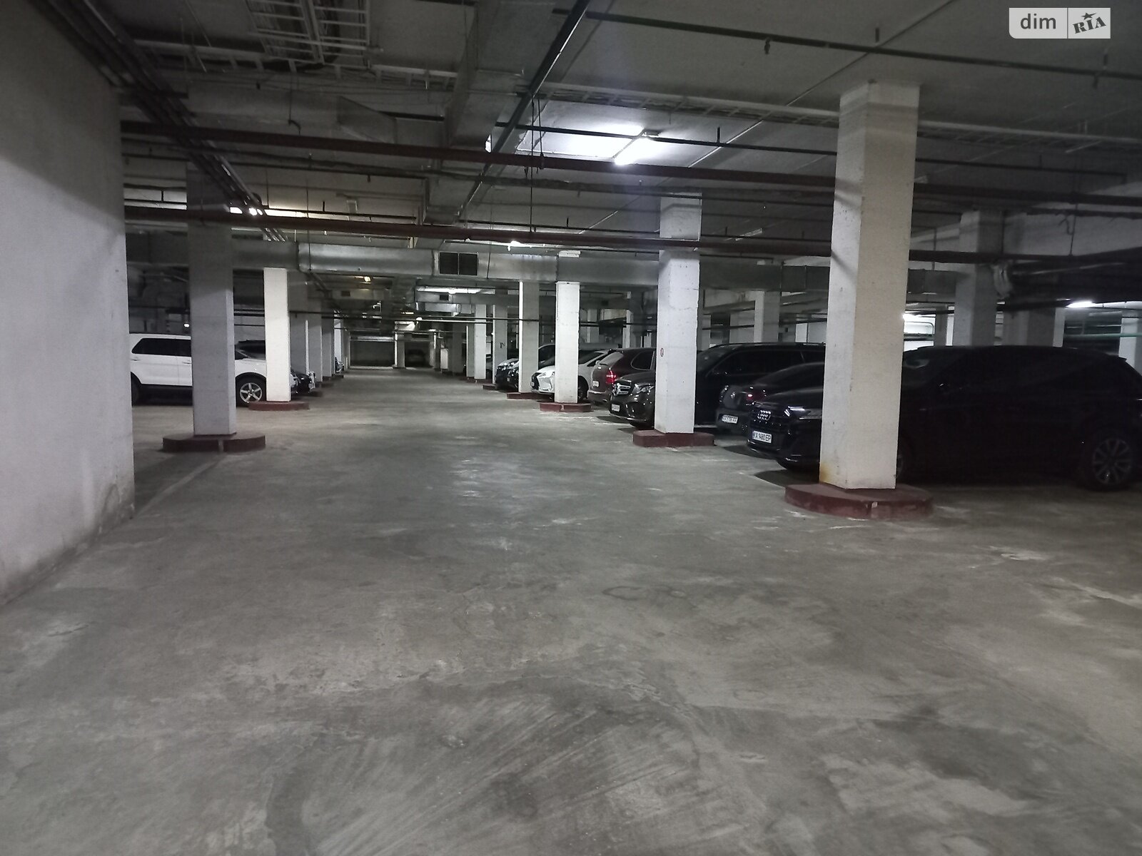 Место в подземном паркинге универсальный в Киеве, площадь 31 кв.м. фото 1 Место в подземном паркинге универсальный в Киеве, площадь 31 кв.м. фото 1