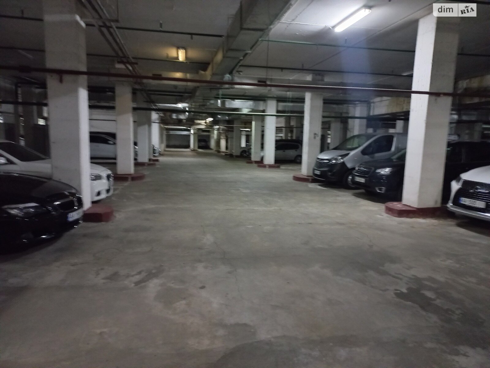 Место в подземном паркинге универсальный в Киеве, площадь 31 кв.м. фото 1 Место в подземном паркинге универсальный в Киеве, площадь 31 кв.м. фото 1