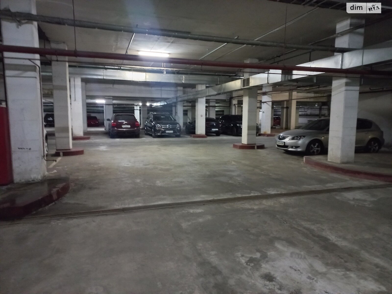 Место в подземном паркинге универсальный в Киеве, площадь 31 кв.м. фото 1 Место в подземном паркинге универсальный в Киеве, площадь 31 кв.м. фото 1