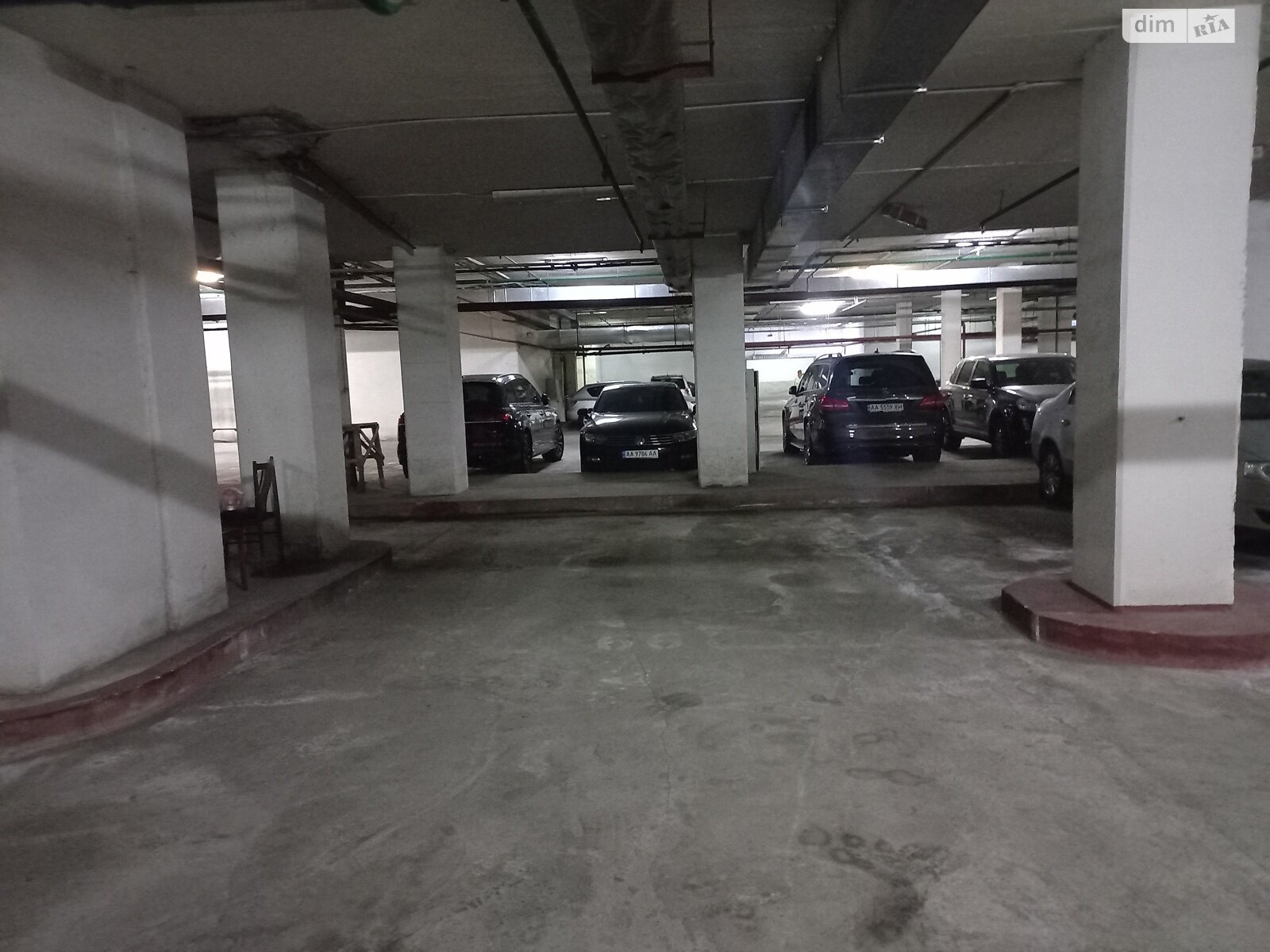 Место в подземном паркинге универсальный в Киеве, площадь 31 кв.м. фото 1 Место в подземном паркинге универсальный в Киеве, площадь 31 кв.м. фото 1
