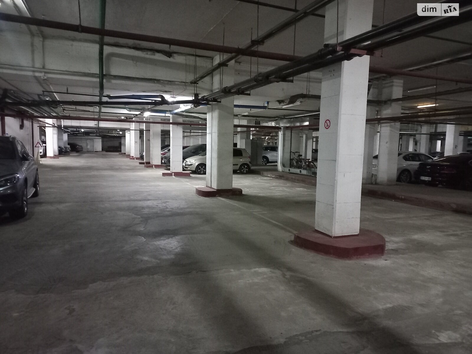 Место в подземном паркинге универсальный в Киеве, площадь 31 кв.м. фото 1 Место в подземном паркинге универсальный в Киеве, площадь 31 кв.м. фото 1