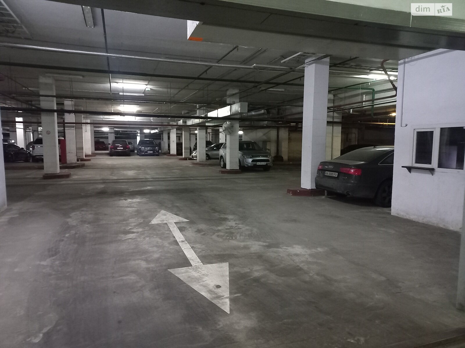 Место в подземном паркинге универсальный в Киеве, площадь 31 кв.м. фото 1 Место в подземном паркинге универсальный в Киеве, площадь 31 кв.м. фото 1