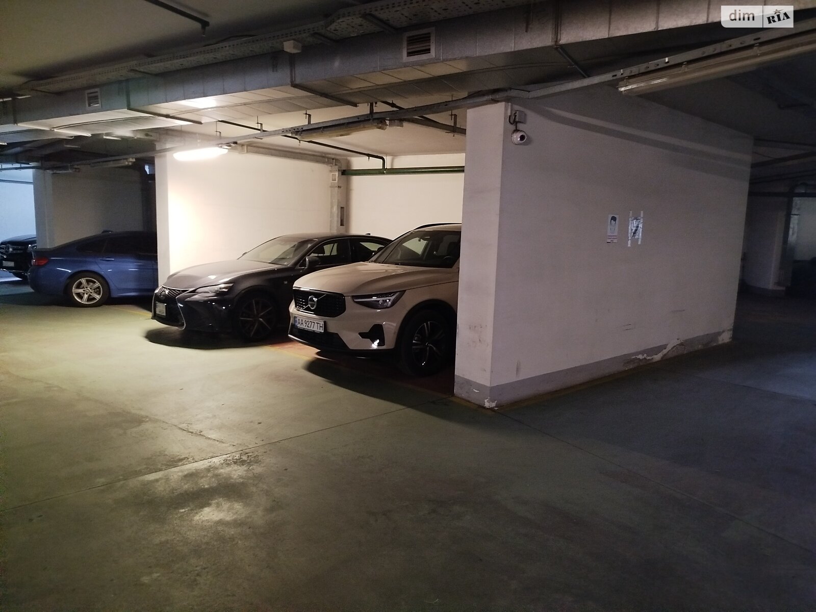 Место в подземном паркинге под легковое авто в Киеве, площадь 13.7 кв.м. фото 1 Место в подземном паркинге под легковое авто в Киеве, площадь 13.7 кв.м. фото 1