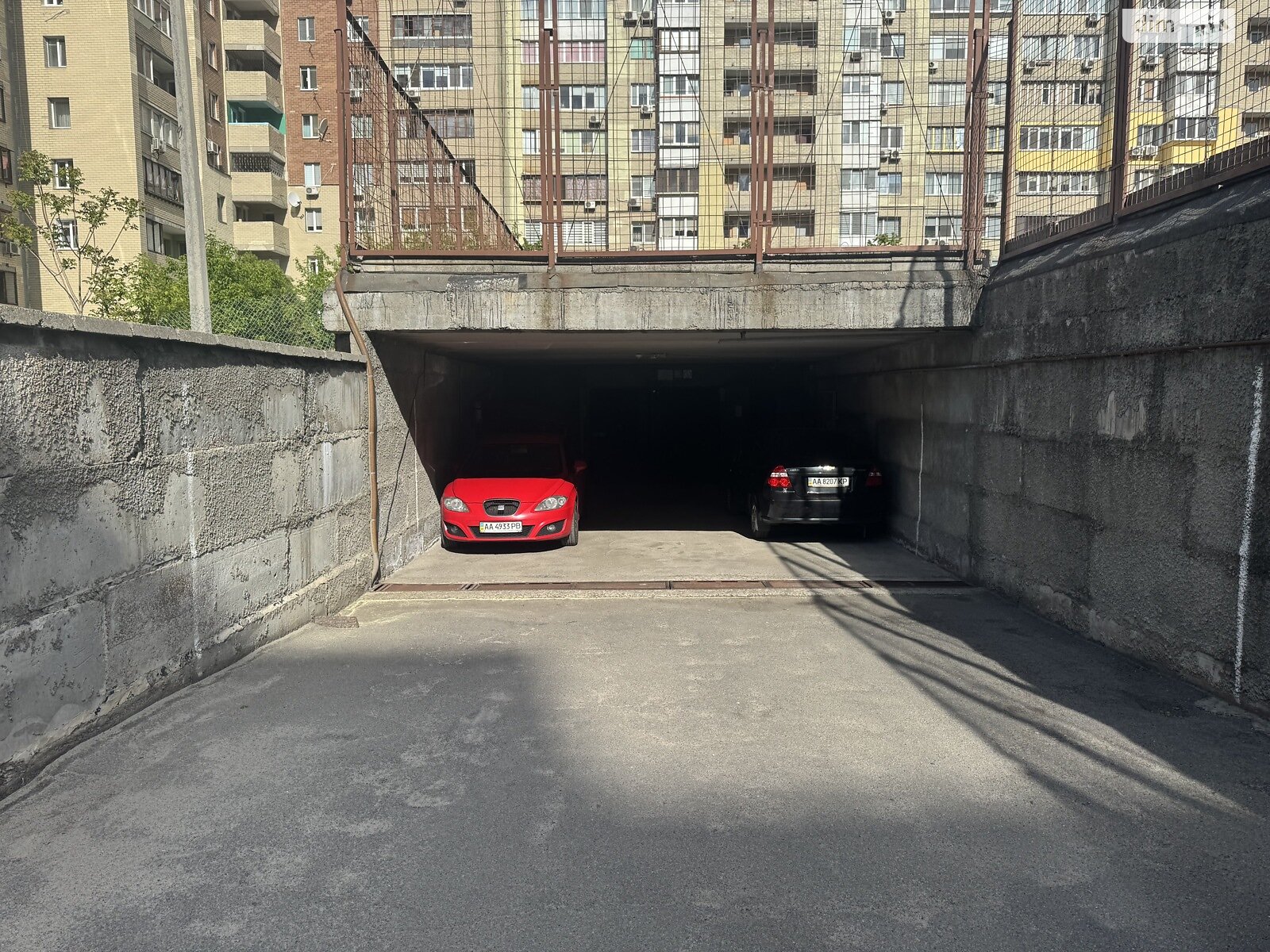 Место в подземном паркинге под легковое авто в Киеве, площадь 17.2 кв.м. фото 1 Место в подземном паркинге под легковое авто в Киеве, площадь 17.2 кв.м. фото 1