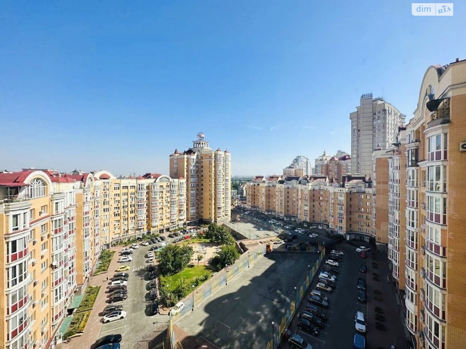 Место в подземном паркинге под легковое авто в Киеве, площадь 20.8 кв.м. фото 1 Место в подземном паркинге под легковое авто в Киеве, площадь 20.8 кв.м. фото 1