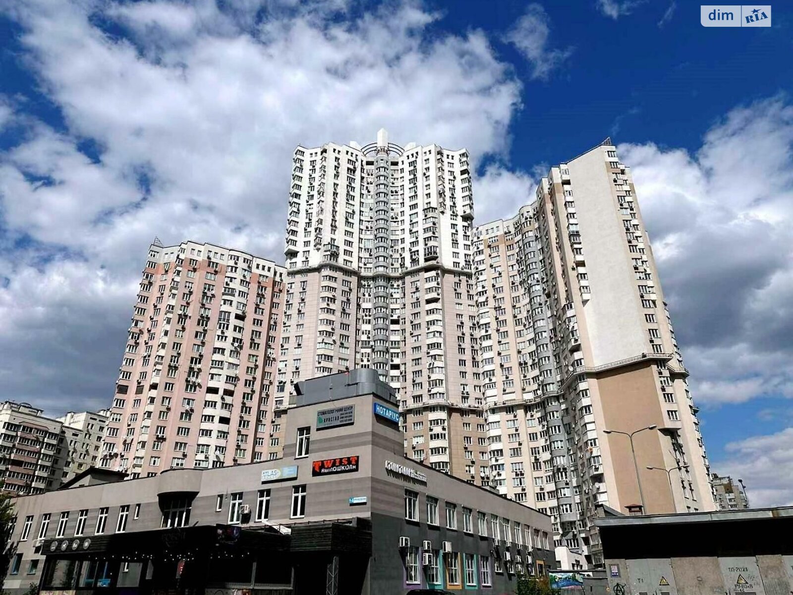 Место в подземном паркинге под легковое авто в Киеве, площадь 24 кв.м. фото 1 Место в подземном паркинге под легковое авто в Киеве, площадь 24 кв.м. фото 1