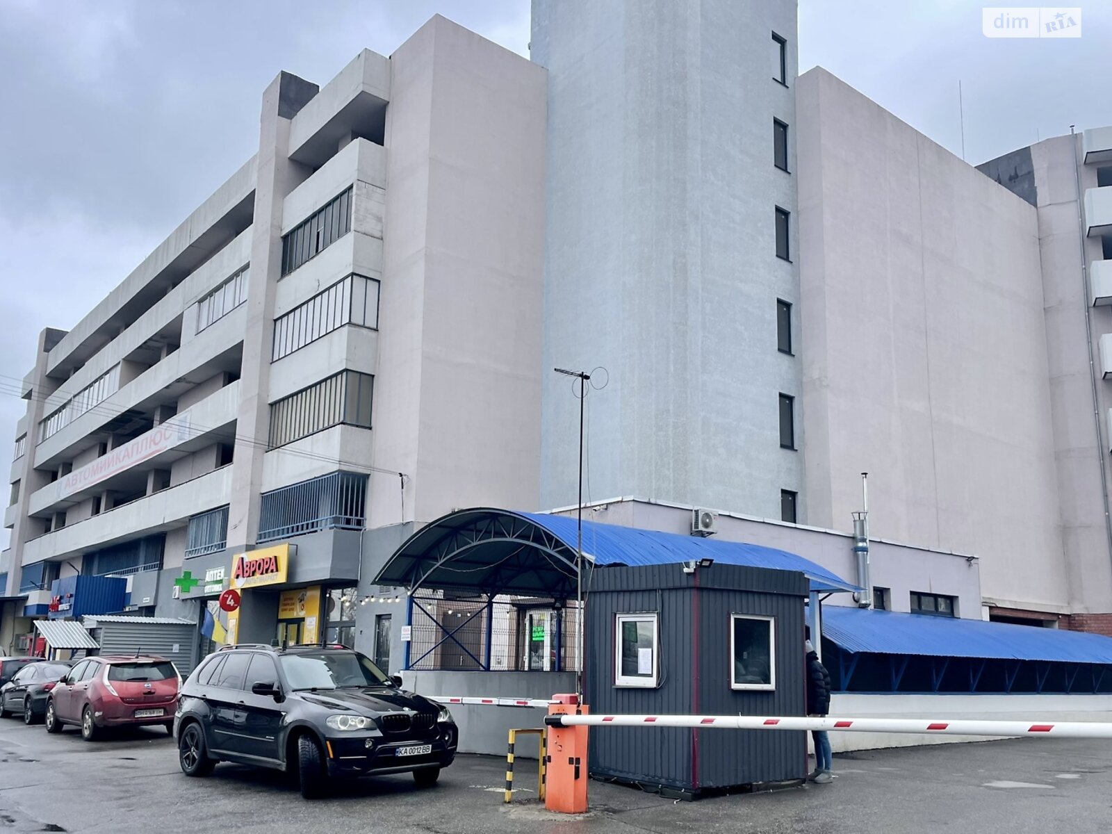 Место в подземном паркинге под легковое авто в Киеве, площадь 25.6 кв.м. фото 1 Место в подземном паркинге под легковое авто в Киеве, площадь 25.6 кв.м. фото 1