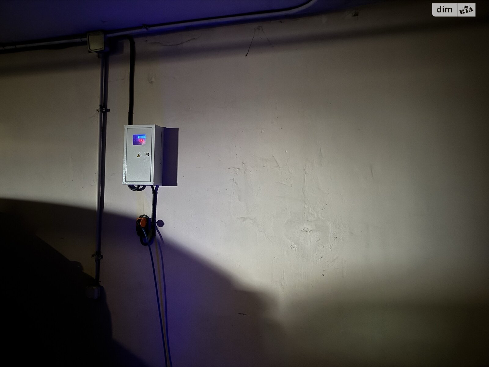 Место в подземном паркинге под легковое авто в Киеве, площадь 25.6 кв.м. фото 1 Место в подземном паркинге под легковое авто в Киеве, площадь 25.6 кв.м. фото 1