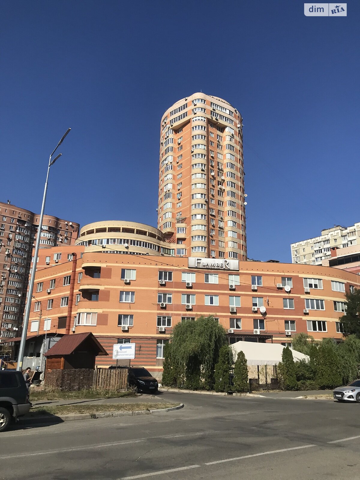 Место в подземном паркинге под легковое авто в Киеве, площадь 16.9 кв.м. фото 1 Место в подземном паркинге под легковое авто в Киеве, площадь 16.9 кв.м. фото 1