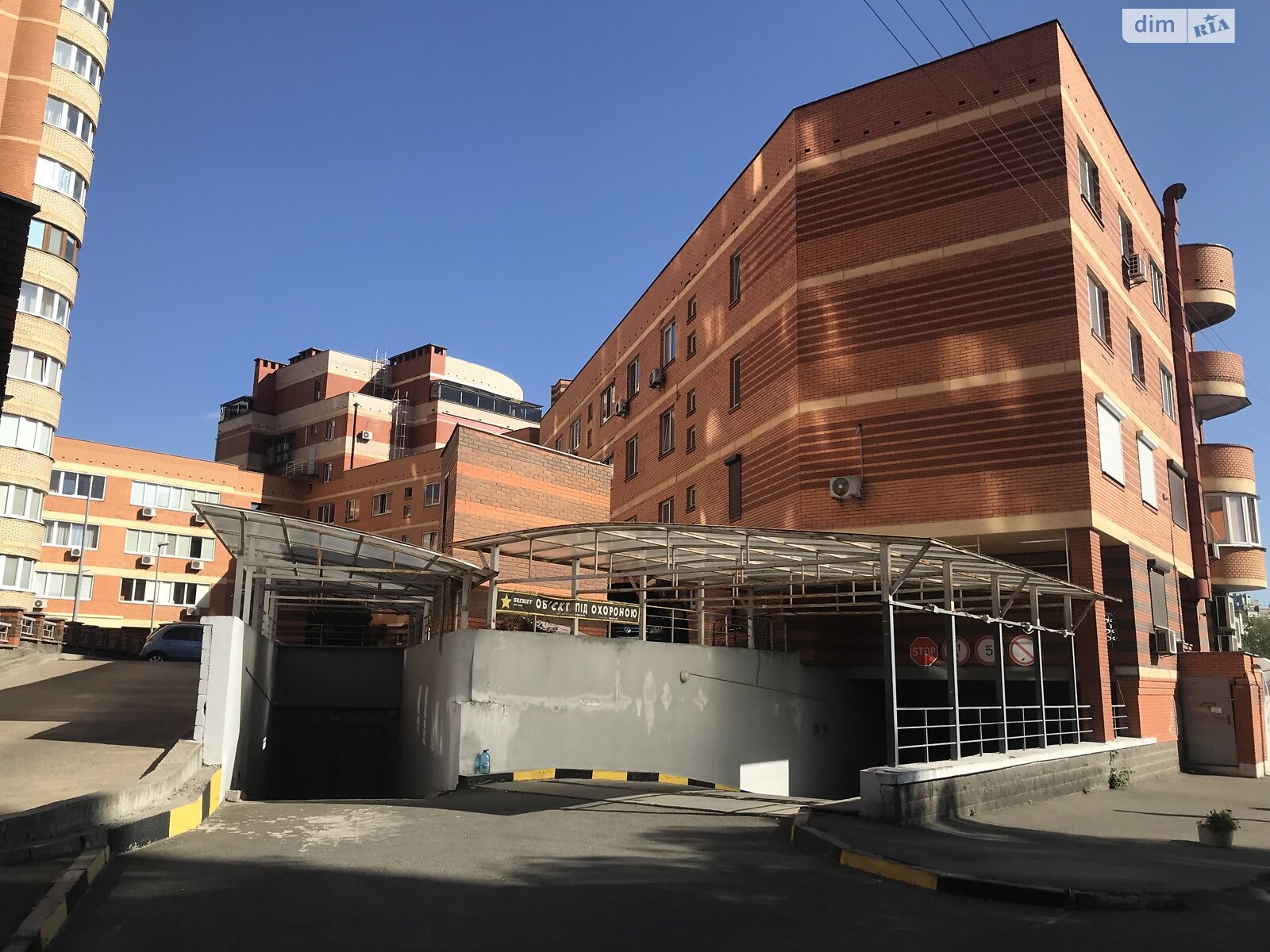 Место в подземном паркинге под легковое авто в Киеве, площадь 16.9 кв.м. фото 1 Место в подземном паркинге под легковое авто в Киеве, площадь 16.9 кв.м. фото 1