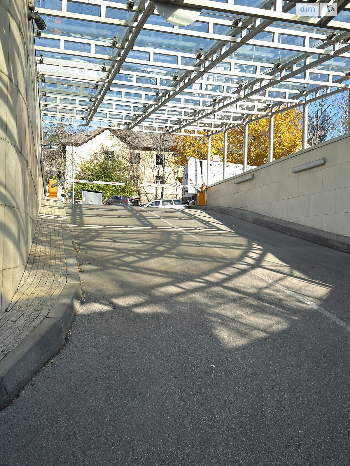 Місце в підземному паркінгу під легкове авто в Києві, площа 25 кв.м. фото 1 Місце в підземному паркінгу під легкове авто в Києві, площа 25 кв.м. фото 1