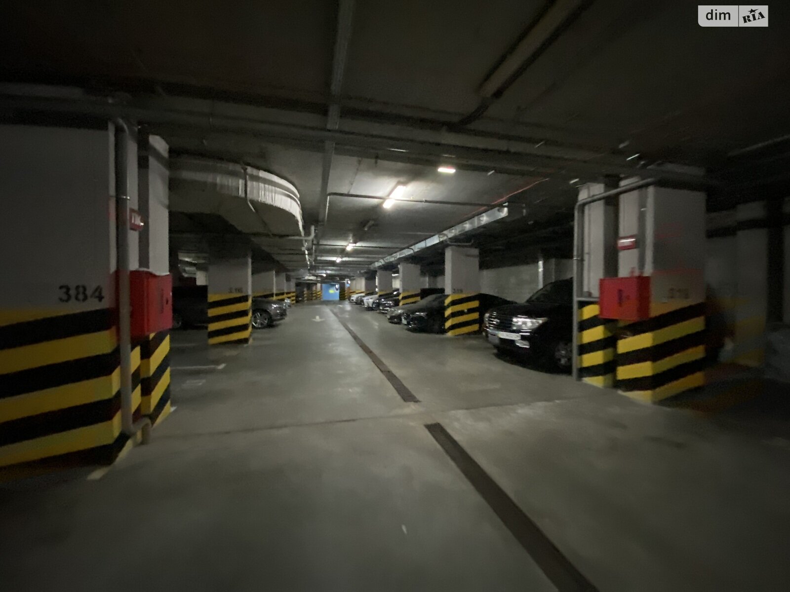 Місце в підземному паркінгу під легкове авто в Києві, площа 13 кв.м. фото 1 Місце в підземному паркінгу під легкове авто в Києві, площа 13 кв.м. фото 1