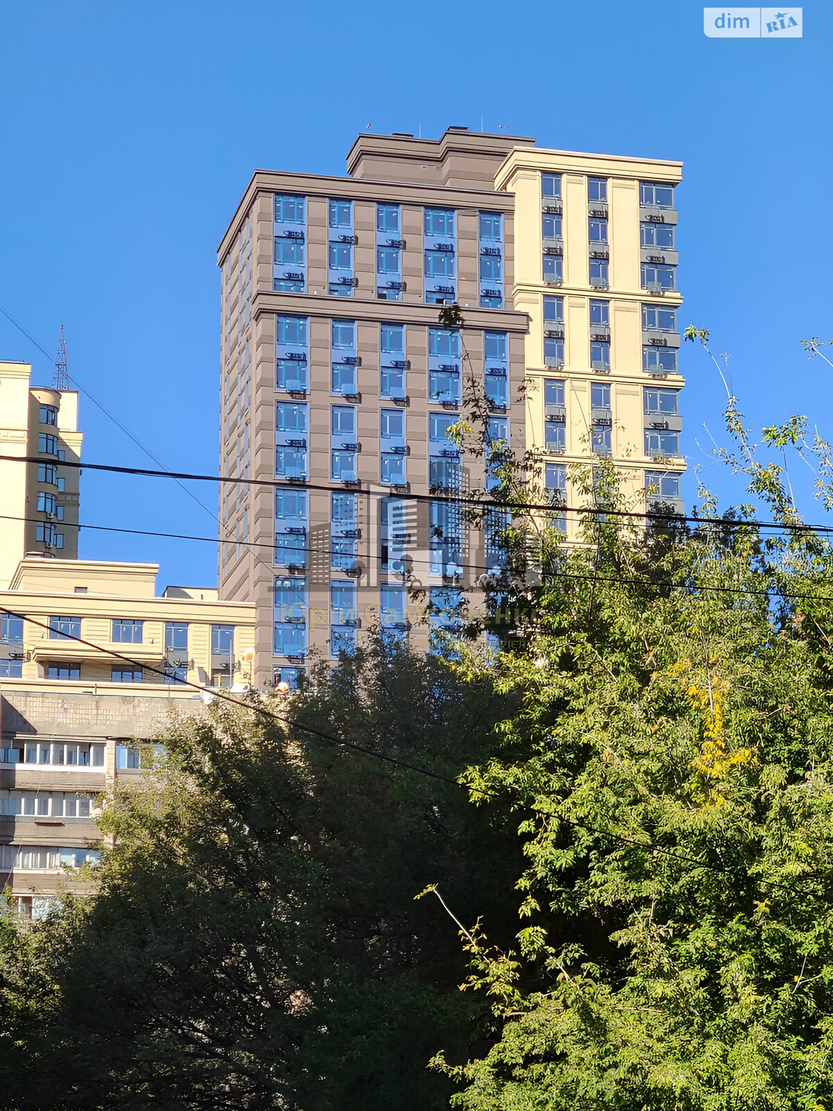 Место в подземном паркинге универсальный в Киеве, площадь 18 кв.м. фото 1 Место в подземном паркинге универсальный в Киеве, площадь 18 кв.м. фото 1