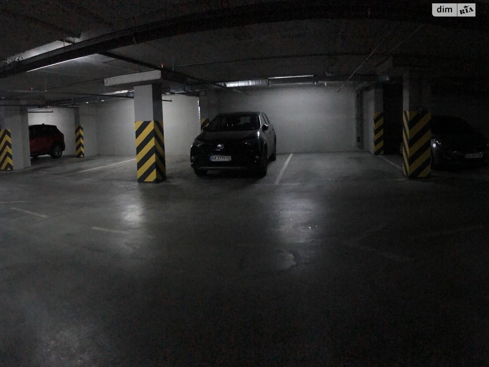 Место в подземном паркинге под легковое авто в Киеве, площадь 16 кв.м. фото 1
