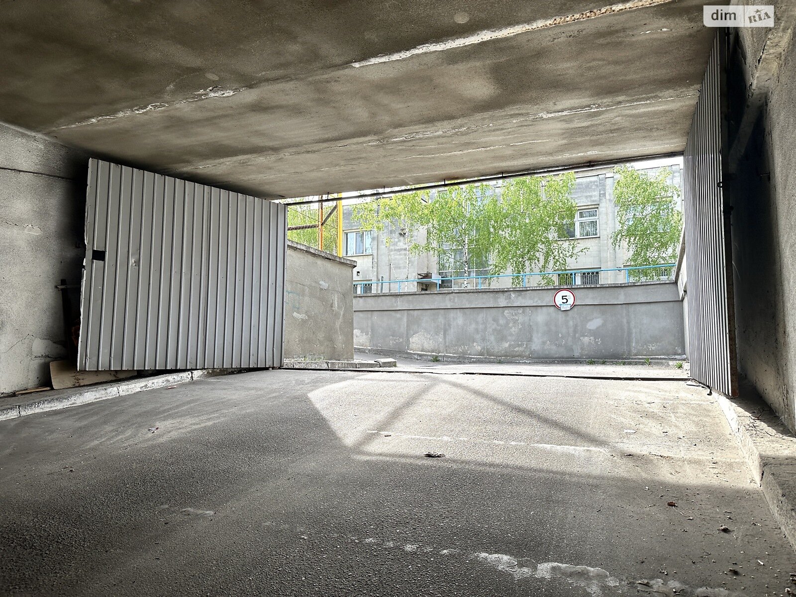 Место в подземном паркинге под легковое авто в Киеве, площадь 16 кв.м. фото 1