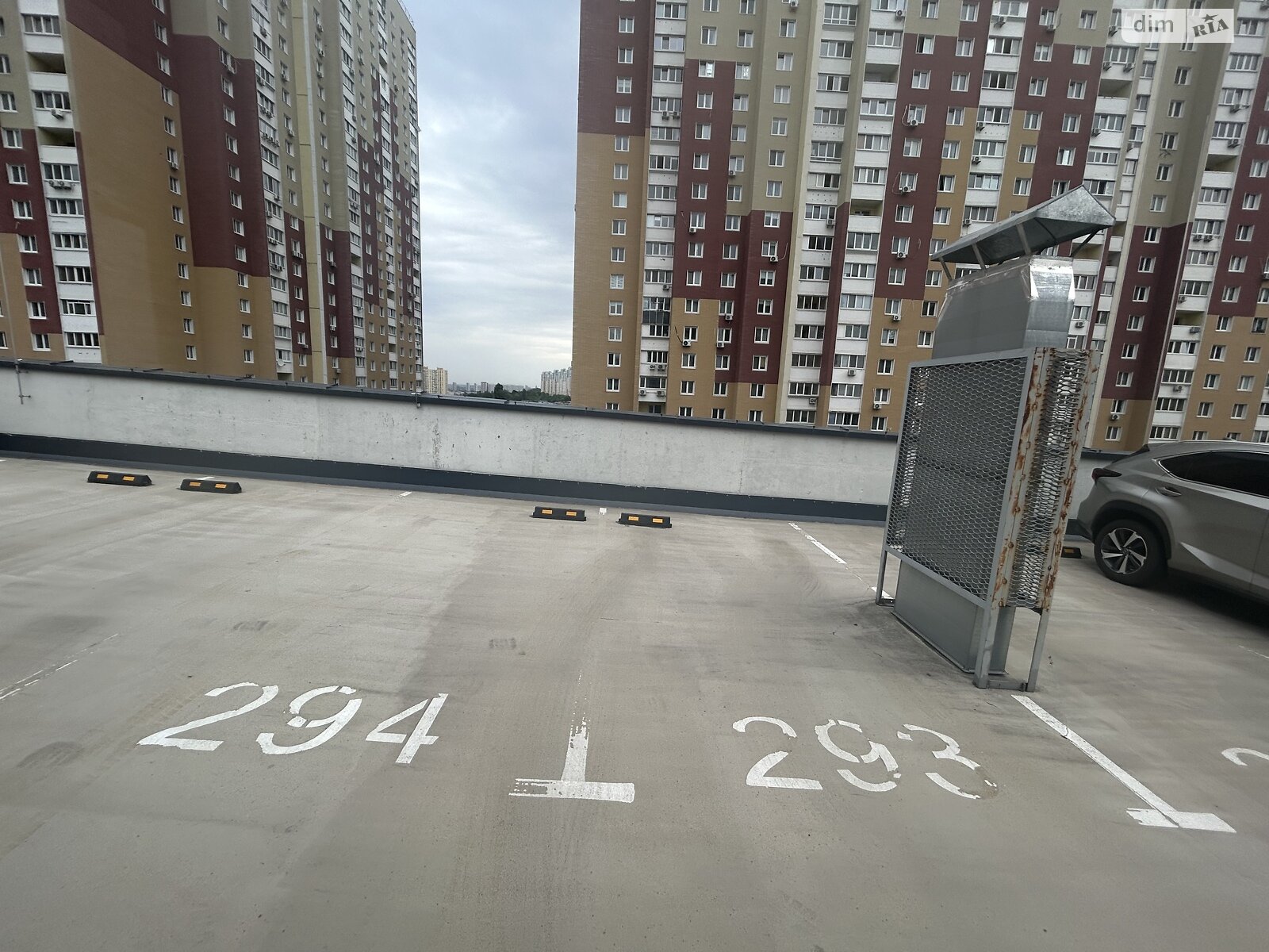 Місце в підземному паркінгу під легкове авто в Києві, площа 14 кв.м. фото 1 Місце в підземному паркінгу під легкове авто в Києві, площа 14 кв.м. фото 1