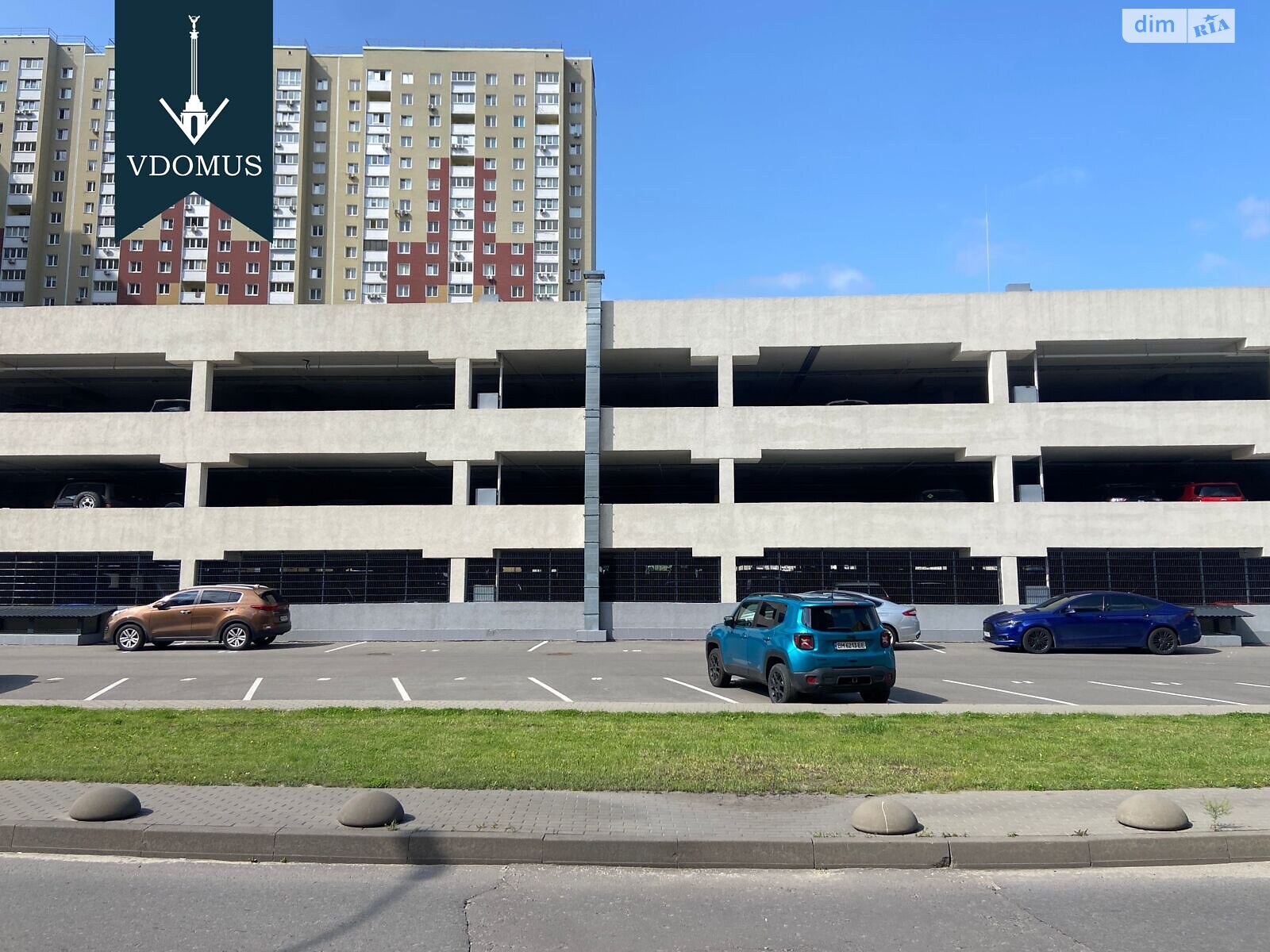 Место в подземном паркинге под легковое авто в Киеве, площадь 27.1 кв.м. фото 1 Место в подземном паркинге под легковое авто в Киеве, площадь 27.1 кв.м. фото 1