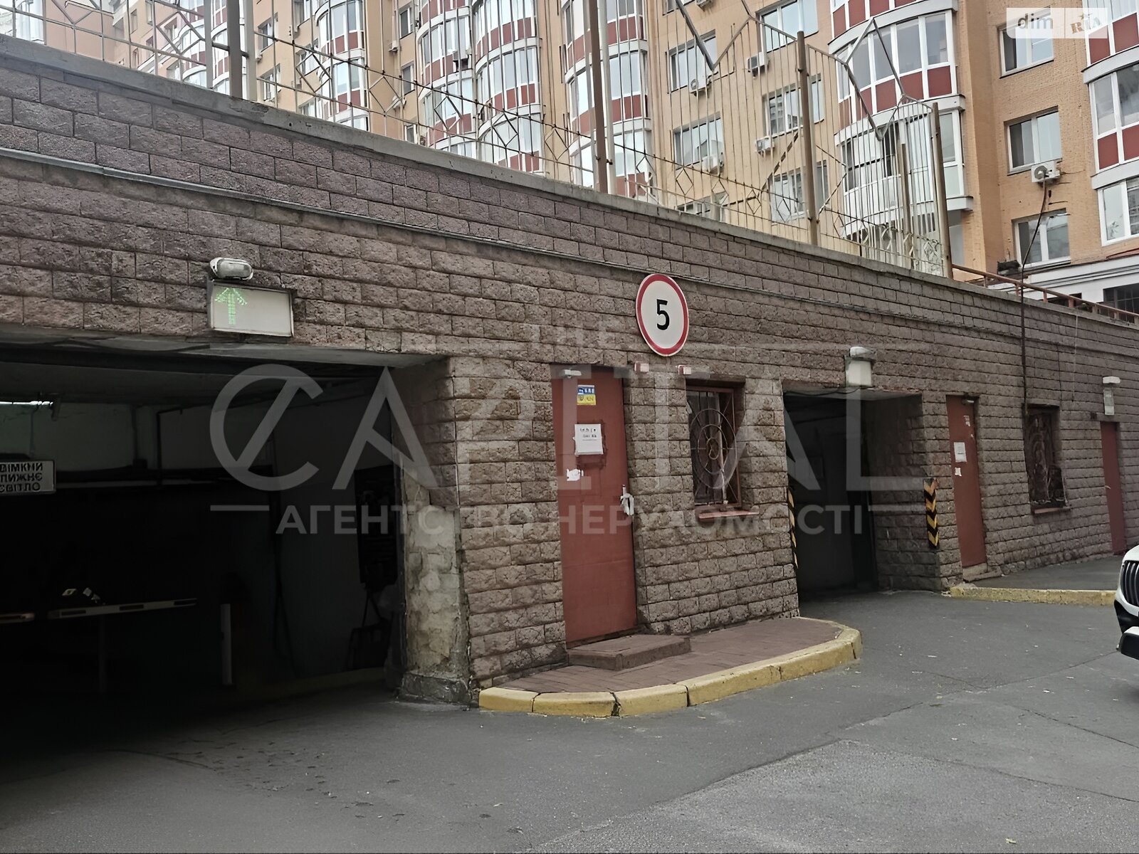 Місце в підземному паркінгу під легкове авто в Києві, площа 43 кв.м. фото 1 Місце в підземному паркінгу під легкове авто в Києві, площа 43 кв.м. фото 1