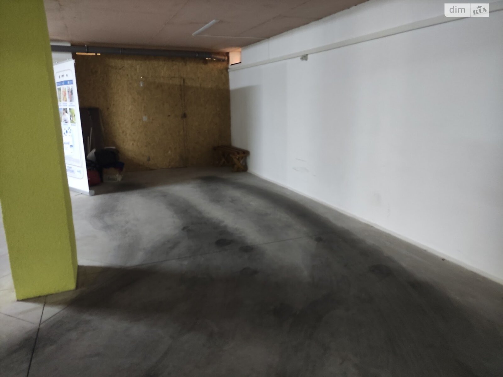 Место в подземном паркинге под легковое авто в Львове, площадь 24.4 кв.м. фото 1