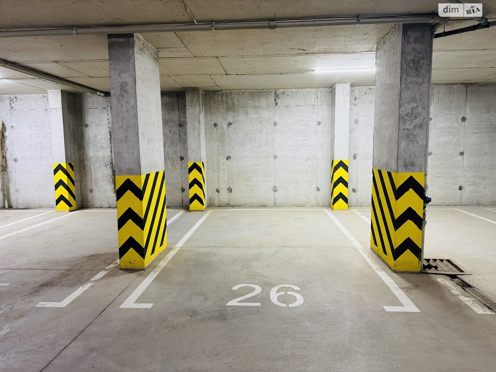 Место в подземном паркинге под легковое авто в Львове, площадь 12.6 кв.м. фото 1