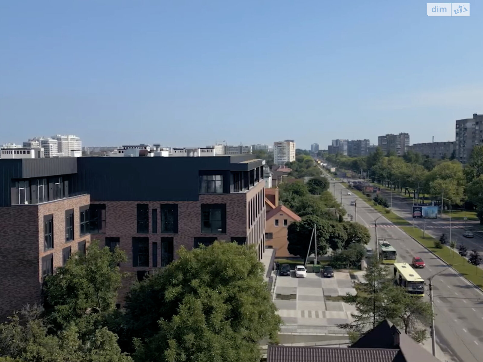 Місце в підземному паркінгу під легкове авто в Львові, площа 14 кв.м. фото 1 Місце в підземному паркінгу під легкове авто в Львові, площа 14 кв.м. фото 1