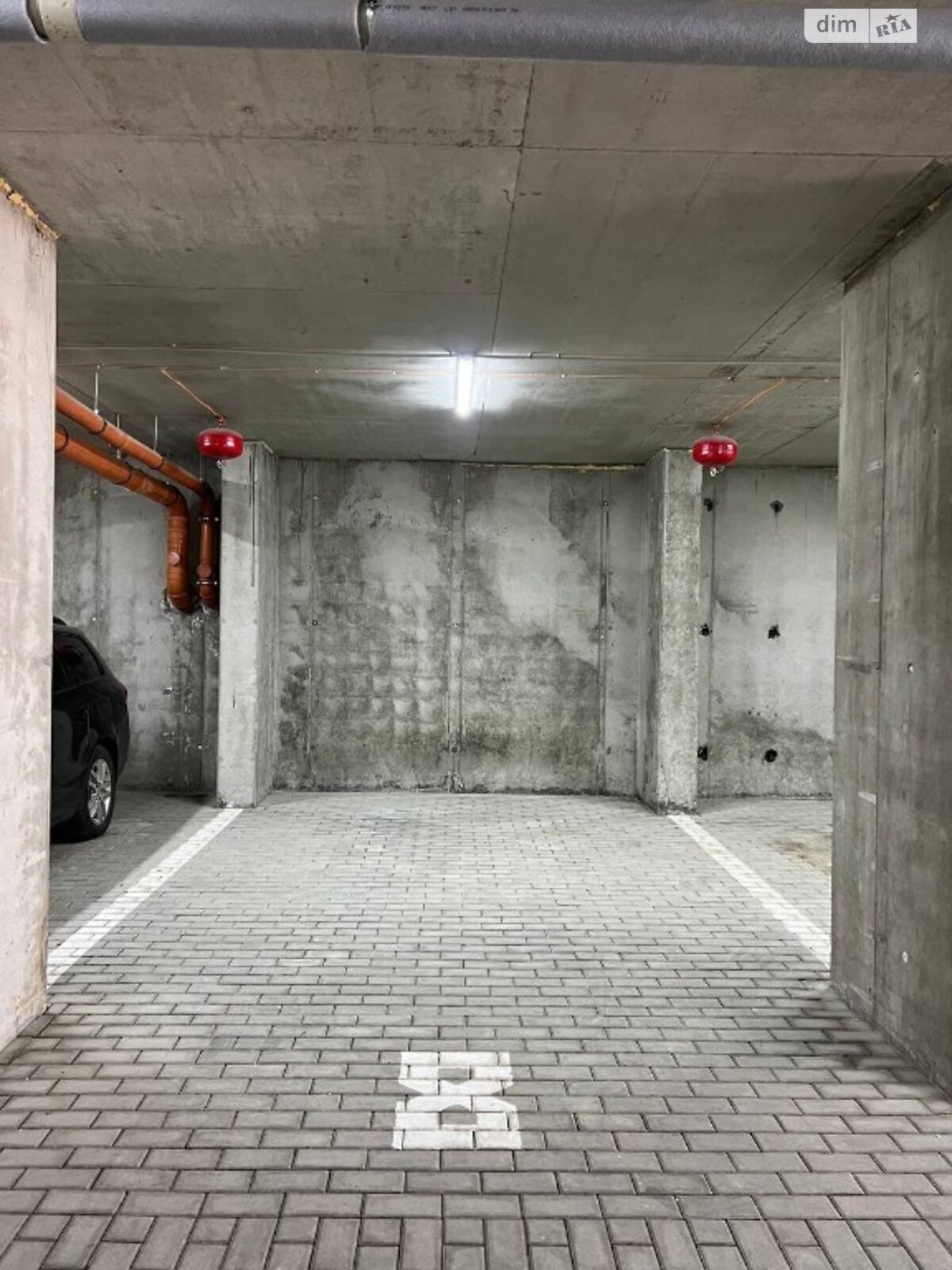Место в подземном паркинге под легковое авто в Львове, площадь 19 кв.м. фото 1