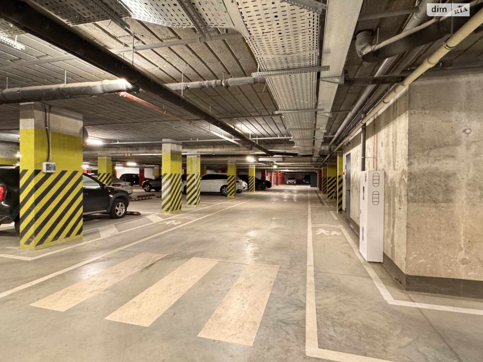 Місце в підземному паркінгу під легкове авто в Львові, площа 18 кв.м. фото 1 Місце в підземному паркінгу під легкове авто в Львові, площа 18 кв.м. фото 1